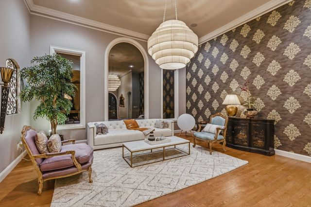 6048 S Black Oak Drive, Springfield, MO 65804