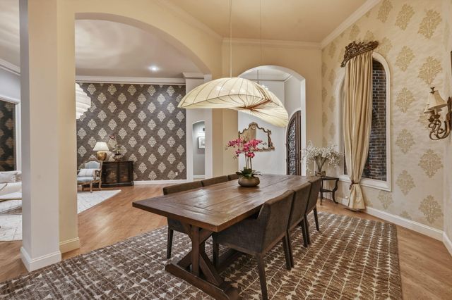 6048 S Black Oak Drive, Springfield, MO 65804