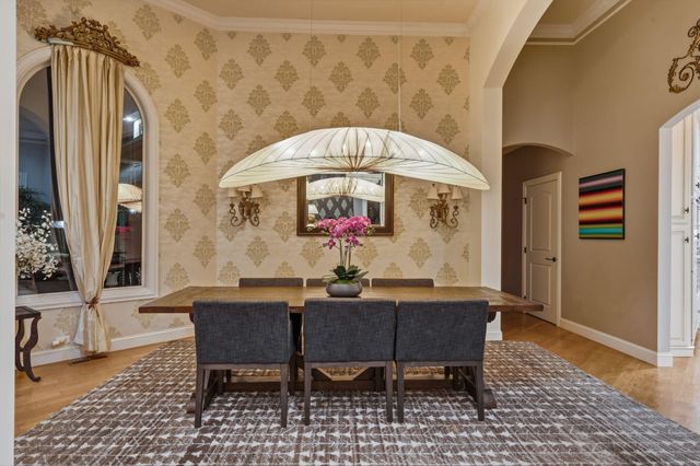 6048 S Black Oak Drive, Springfield, MO 65804