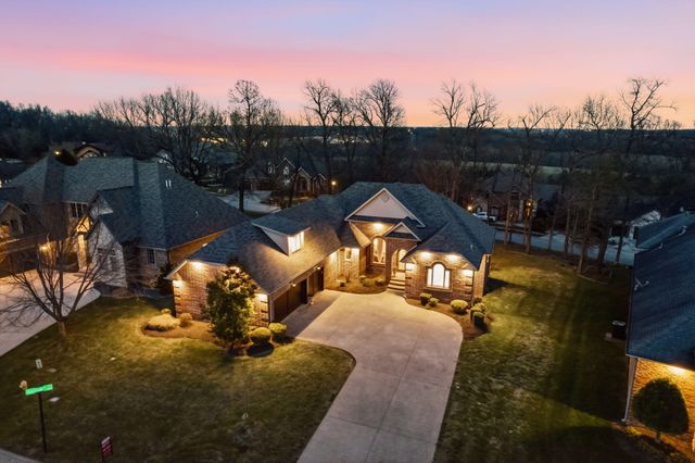 6048 S Black Oak Drive, Springfield, MO 65804
