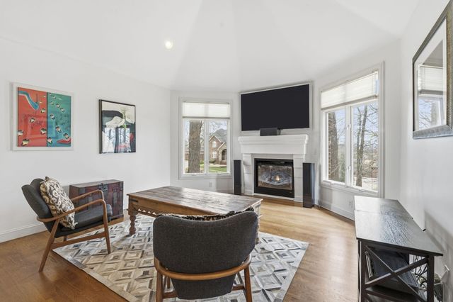 6048 S Black Oak Drive, Springfield, MO 65804