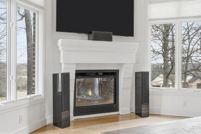 6048 S Black Oak Drive, Springfield, MO 65804