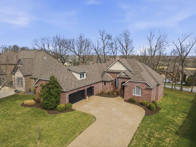 6048 S Black Oak Drive, Springfield, MO 65804