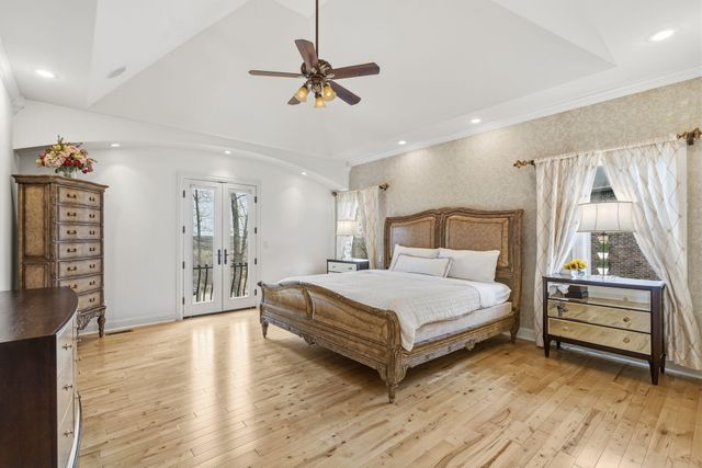 6048 S Black Oak Drive, Springfield, MO 65804