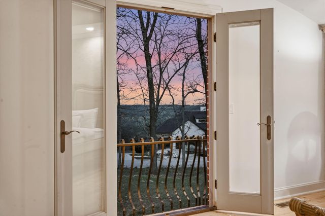 6048 S Black Oak Drive, Springfield, MO 65804