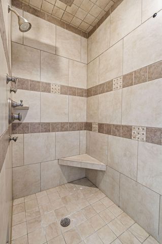 6048 S Black Oak Drive, Springfield, MO 65804