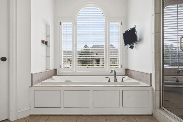 6048 S Black Oak Drive, Springfield, MO 65804