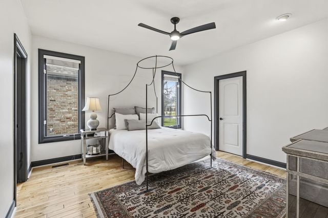 6048 S Black Oak Drive, Springfield, MO 65804