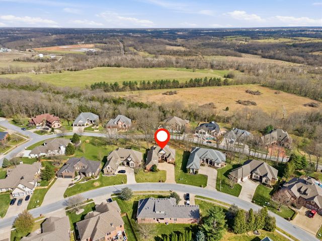 6048 S Black Oak Drive, Springfield, MO 65804