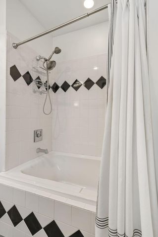 6048 S Black Oak Drive, Springfield, MO 65804