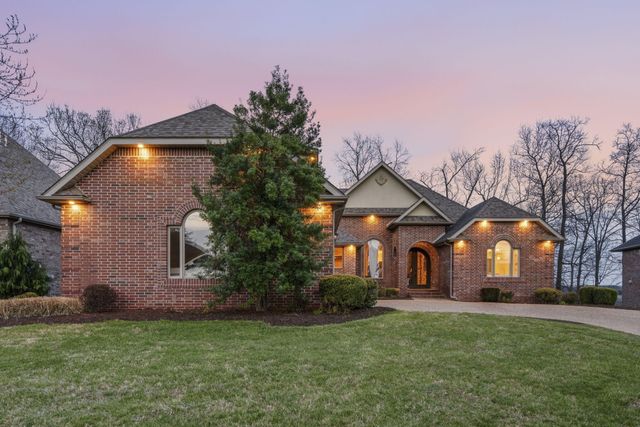 6048 S Black Oak Drive, Springfield, MO 65804