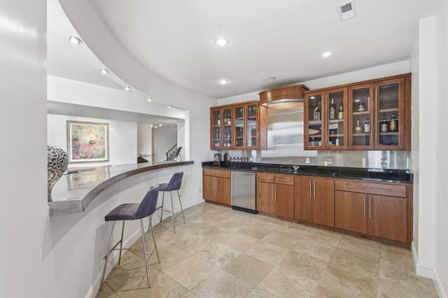 6048 S Black Oak Drive, Springfield, MO 65804