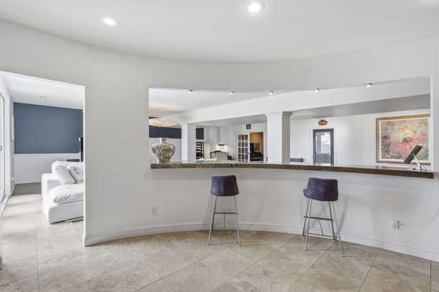 6048 S Black Oak Drive, Springfield, MO 65804