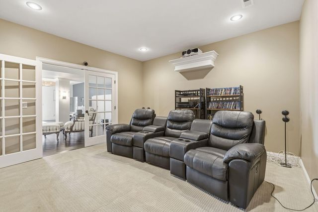 6048 S Black Oak Drive, Springfield, MO 65804