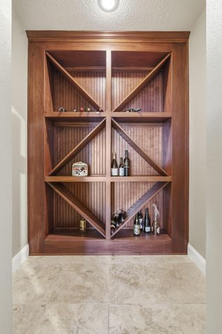 6048 S Black Oak Drive, Springfield, MO 65804