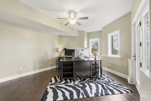 6048 S Black Oak Drive, Springfield, MO 65804