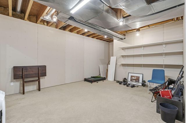 6048 S Black Oak Drive, Springfield, MO 65804