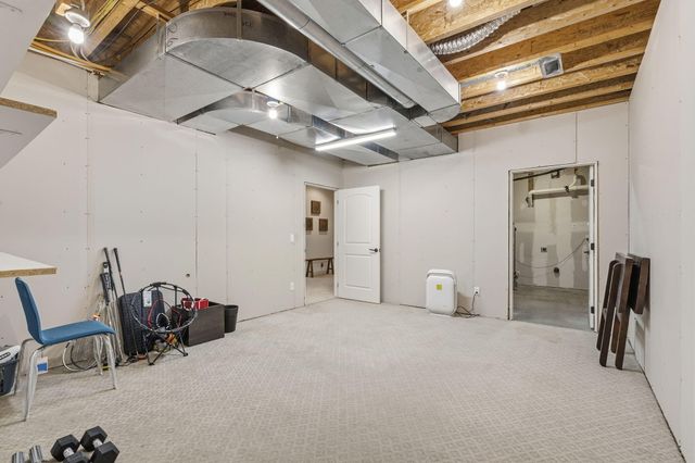 6048 S Black Oak Drive, Springfield, MO 65804