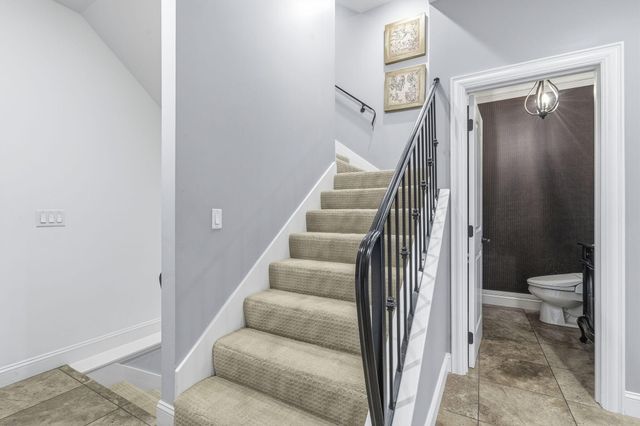 6048 S Black Oak Drive, Springfield, MO 65804