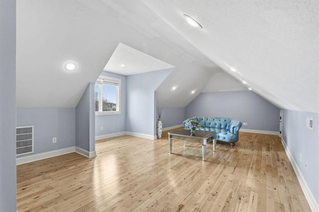 6048 S Black Oak Drive, Springfield, MO 65804