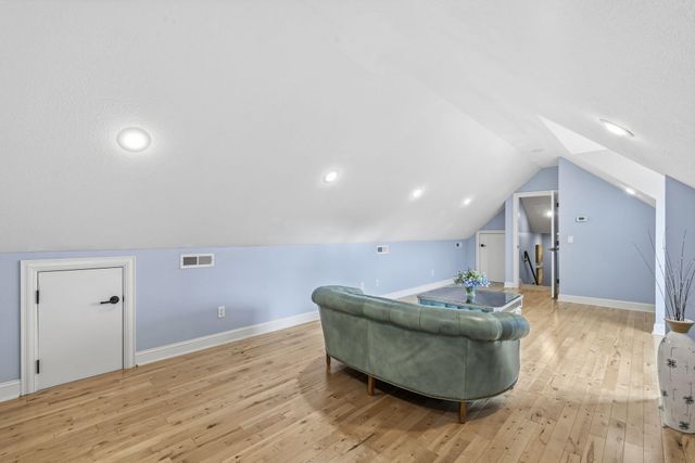 6048 S Black Oak Drive, Springfield, MO 65804