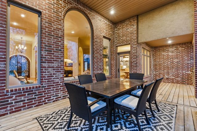 6048 S Black Oak Drive, Springfield, MO 65804