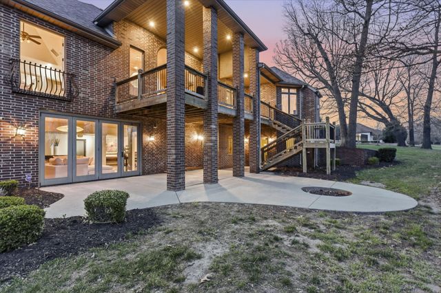 6048 S Black Oak Drive, Springfield, MO 65804