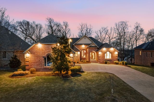 6048 S Black Oak Drive, Springfield, MO 65804