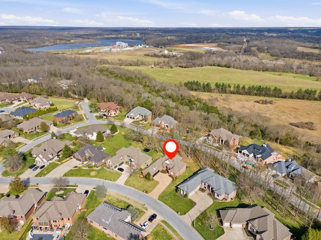 6048 S Black Oak Drive, Springfield, MO 65804