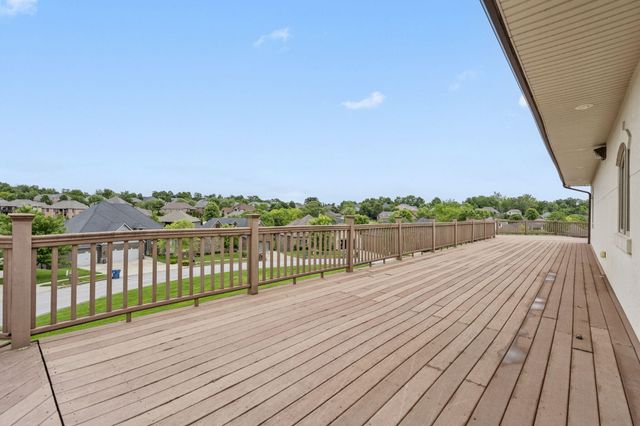 6048 S Black Oak Drive, Springfield, MO 65804