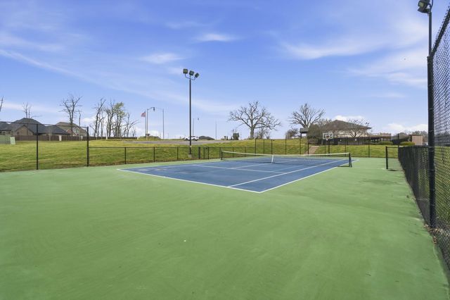 6048 S Black Oak Drive, Springfield, MO 65804