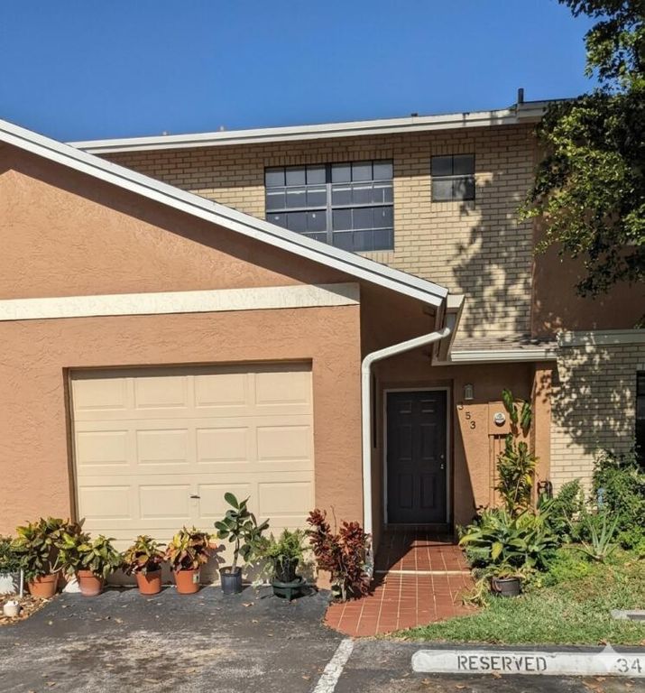 353 NW 103rd Terrace, Pembroke Pines, FL 33026
