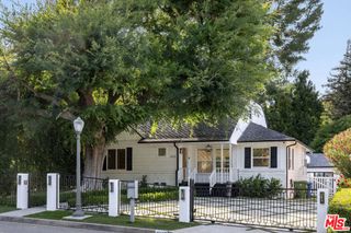 4051 Beverly Glen Boulevard, Sherman Oaks, CA 91423
