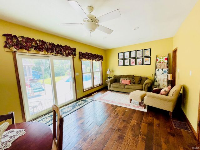 7697 20th Road, Argos, IN 46501