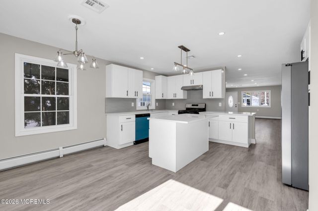 51 Charlotteville Drive S, Toms River, NJ 08757