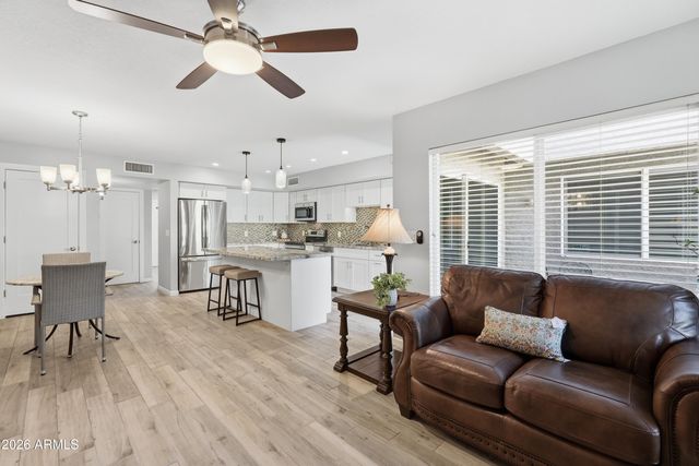 8198 E DEL CAVERNA Drive, Scottsdale, AZ 85258