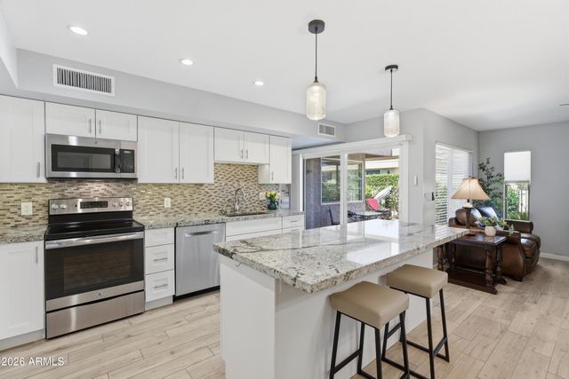 8198 E DEL CAVERNA Drive, Scottsdale, AZ 85258