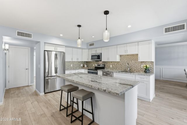 8198 E DEL CAVERNA Drive, Scottsdale, AZ 85258