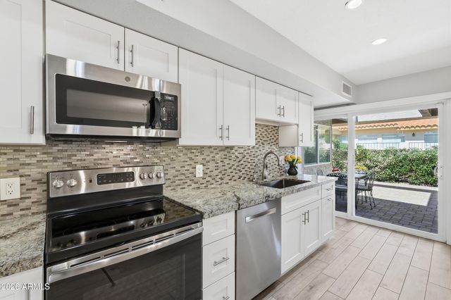 8198 E DEL CAVERNA Drive, Scottsdale, AZ 85258