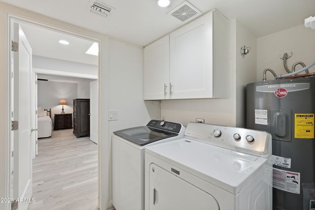 8198 E DEL CAVERNA Drive, Scottsdale, AZ 85258