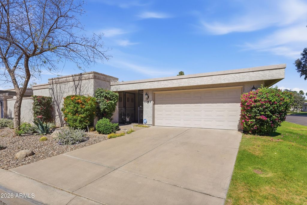 8198 E DEL CAVERNA Drive, Scottsdale, AZ 85258