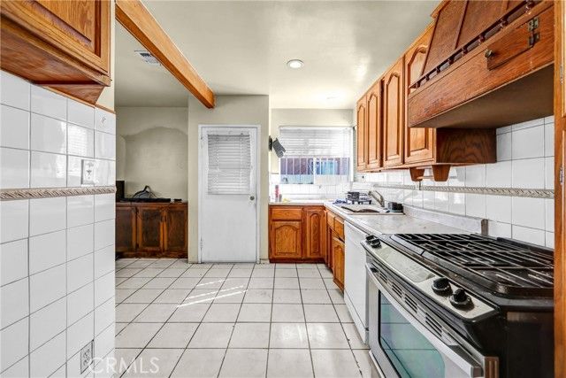 2548 Missouri Avenue, South Gate, CA 90280