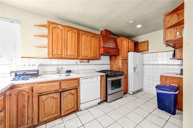 2548 Missouri Avenue, South Gate, CA 90280