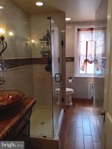 838 GLENVIEW ST, Philadelphia, PA 19111
