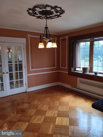 838 GLENVIEW ST, Philadelphia, PA 19111