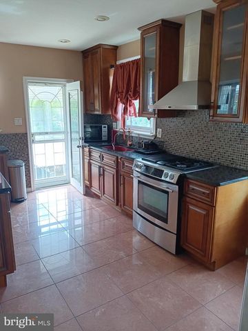 838 GLENVIEW ST, Philadelphia, PA 19111
