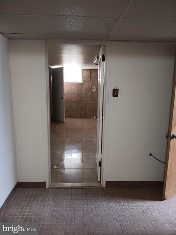 838 GLENVIEW ST, Philadelphia, PA 19111