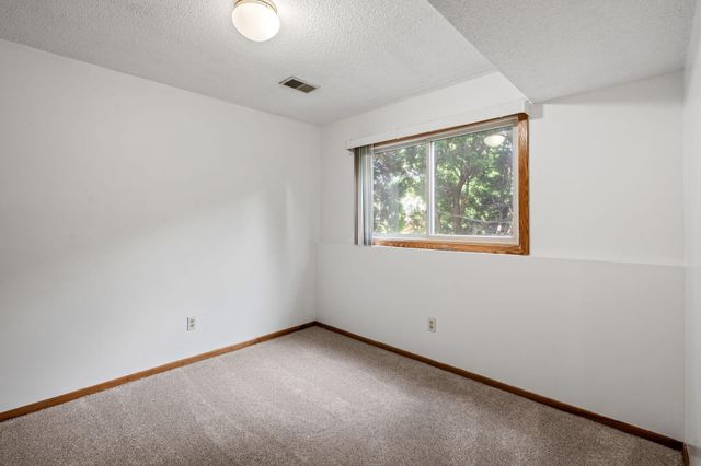 7581 23rd Street N, Oakdale, MN 55128