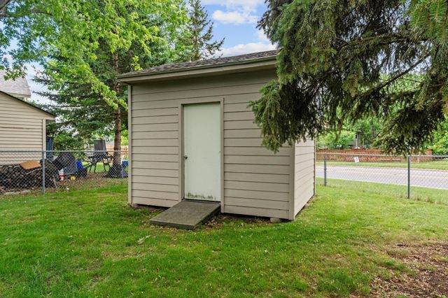 7581 23rd Street N, Oakdale, MN 55128