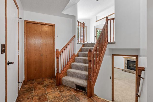 7581 23rd Street N, Oakdale, MN 55128